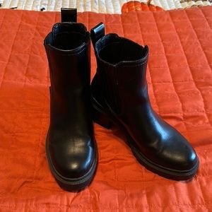 Universal Thread Boots